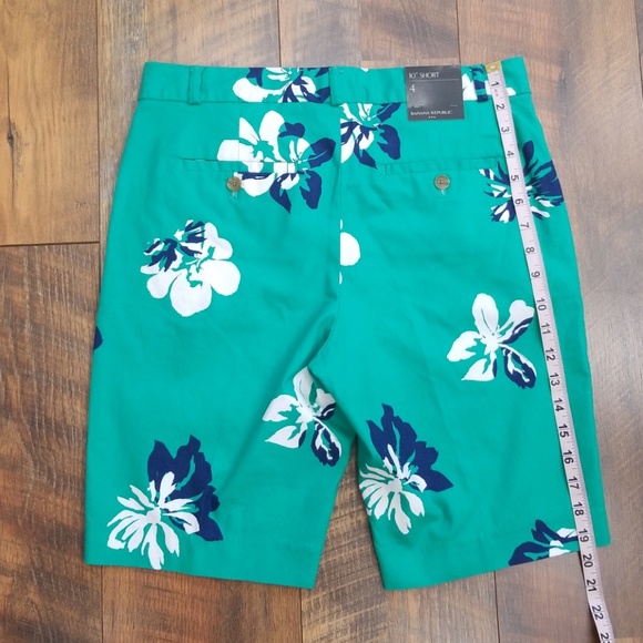 Banana Republic NWOT bermuda shorts - Picture 4 of 7